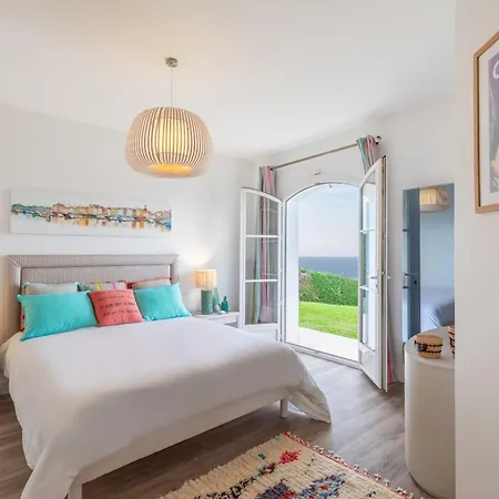 Magnificent House With Swimming Pool And Sea View 15 Minutes From Cannes Holiday home